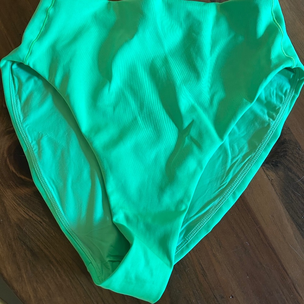 Left on Friday Hi Hi bottom